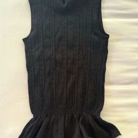 CHANEL Black Sleeveless Sweater